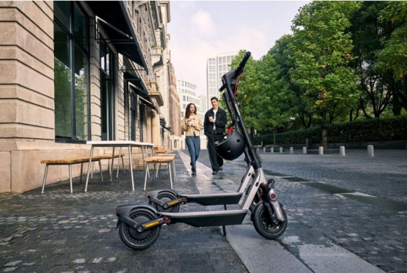 Електросамокат Segway Ninebot F3 E 1000W, до 70 км, IPX6, передня гідравлічна підвіска